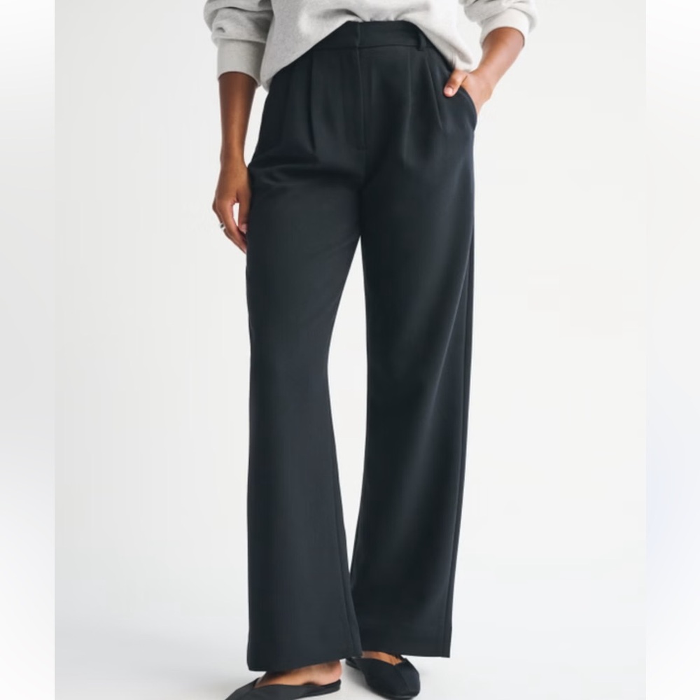 Abercrombie pleated pants